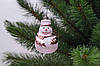 Ялинкова пластикова прикраса "Сніговик" Chomik, 2 шт комплект, 8 см, білий з рожевим, фото 2