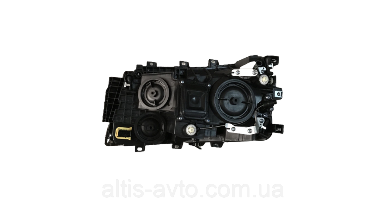 Фара головного світла RH Scania P,G,R, S TD01-52-027RP
