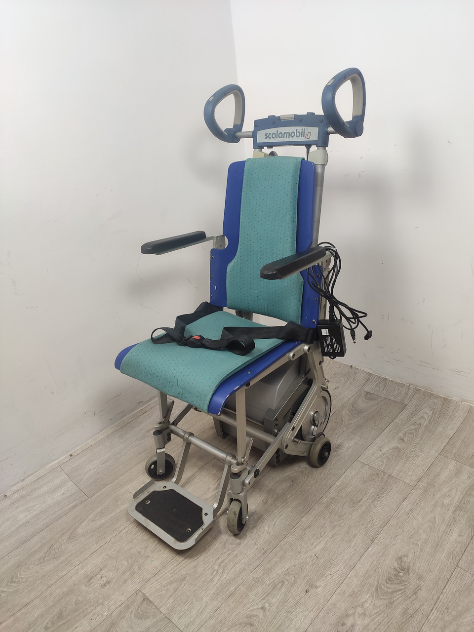 Cходовий підйомник Scalamobil IQ S 30 з кріслом X3S б/в, фото 1