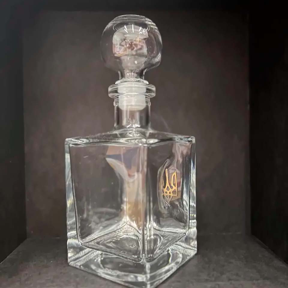 Сувенірний Графін з гербом України, прозорий 500 мл, фото 1