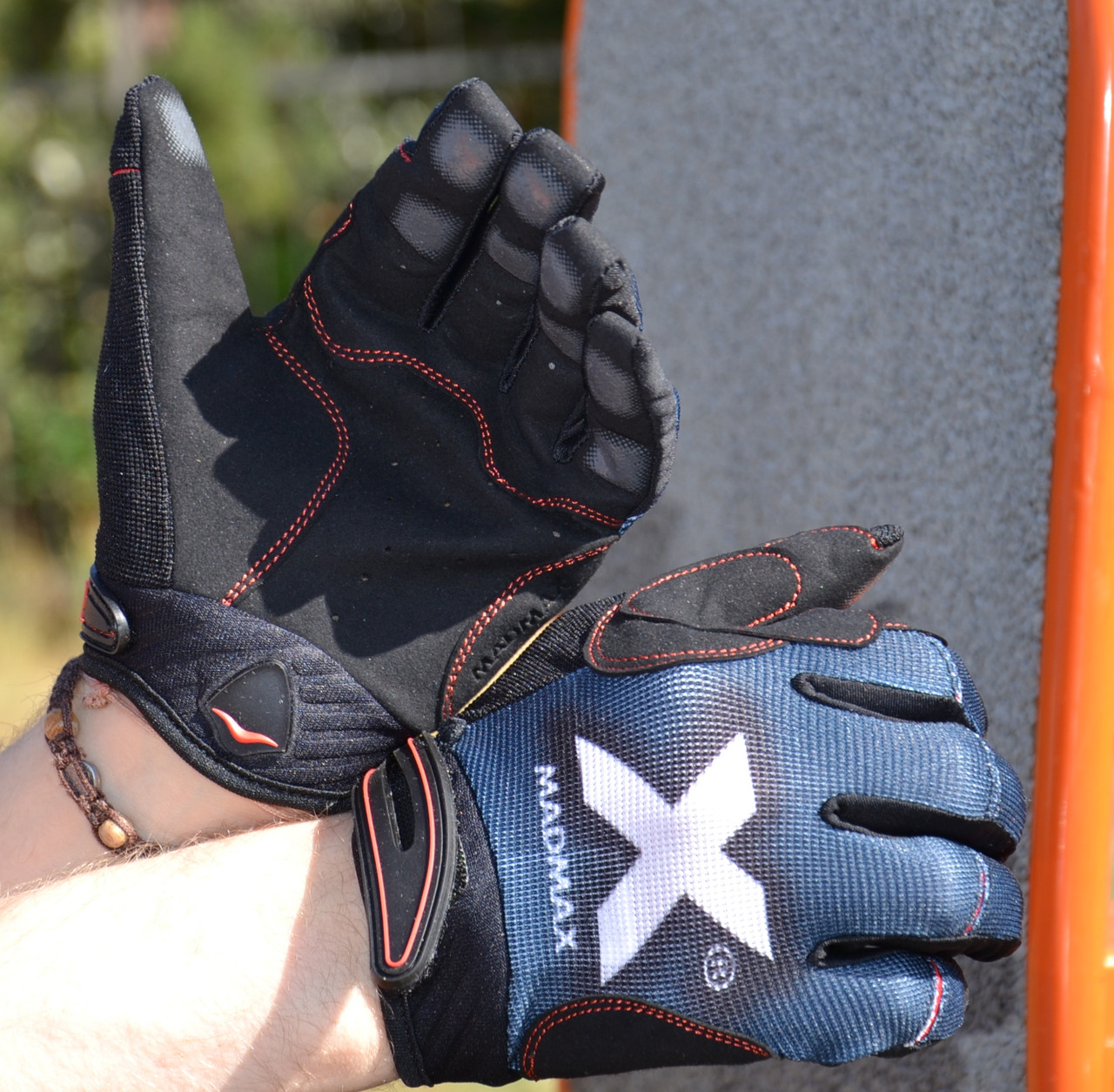 Перчатки для фитнеса MadMax MXG-102 X Gloves Black/Grey/White M - фото 5 - id-p1936373950