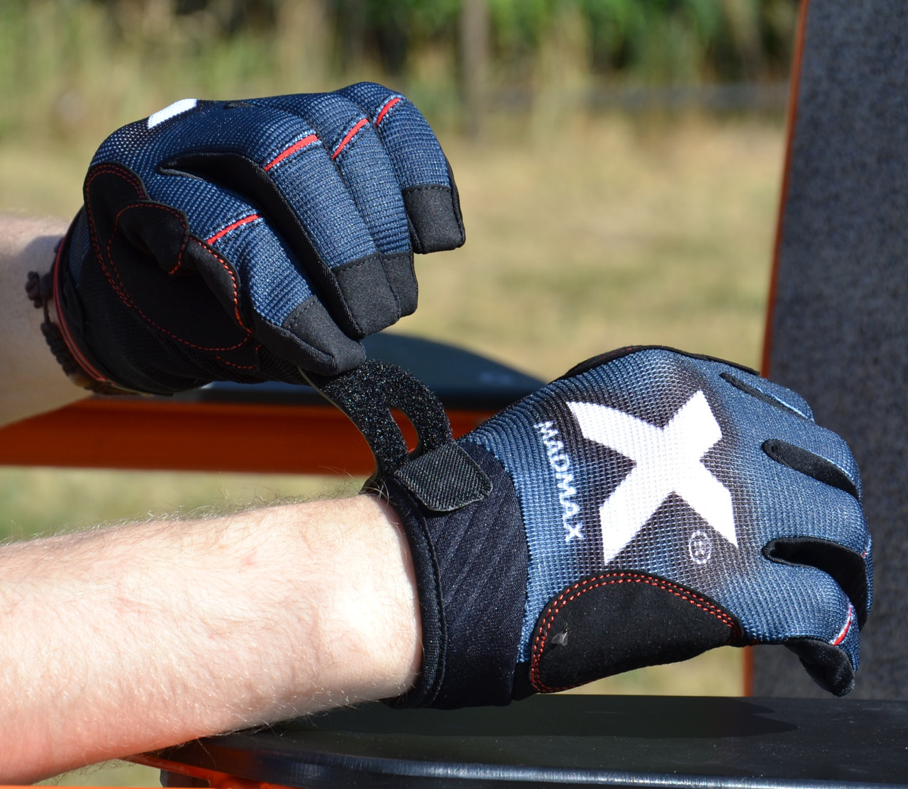 Перчатки для фитнеса MadMax MXG-102 X Gloves Black/Grey/White M - фото 7 - id-p1936373950