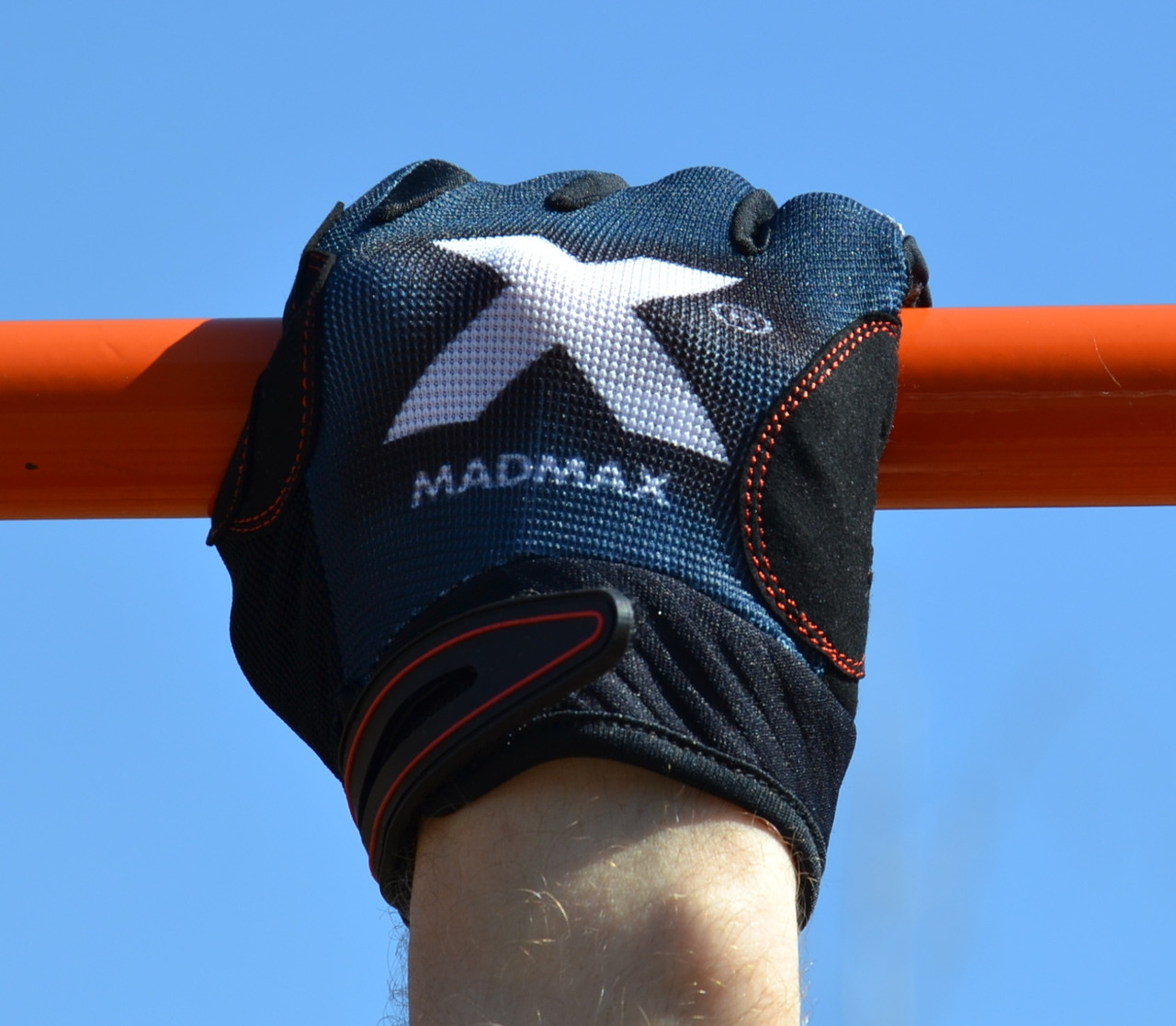 Перчатки для фитнеса MadMax MXG-102 X Gloves Black/Grey/White M - фото 9 - id-p1936373950