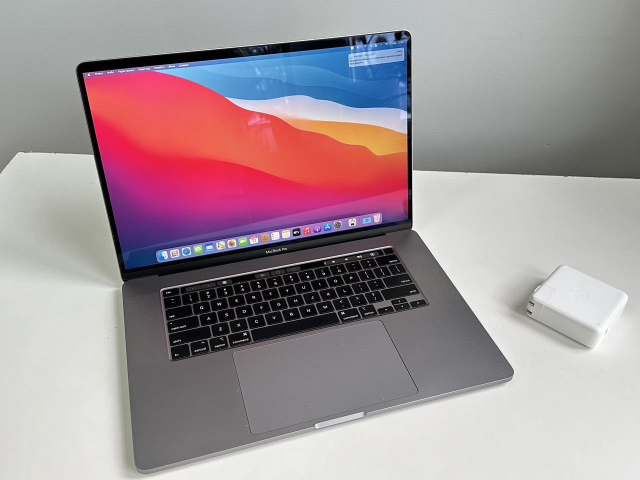 Ноутбук Apple Macbook Pro 16 2019 A2141 Touchbar i9 2.4 GHz 16GB RAM 1TB SSD Radeon Pro 5500M Оригінал!