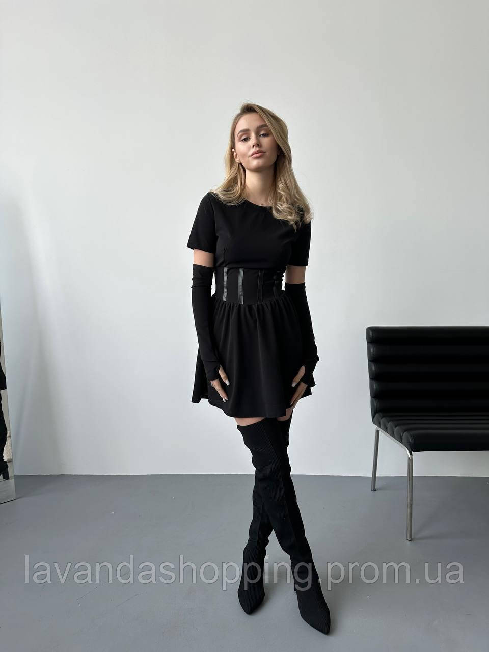 Стильное черное платье мини (креп дайвинг с кожаными вставками) - фото 1 - id-p2045218931
