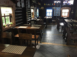 Деревянная мебель в интерьере ресторана "ХАТА GRILL" по трассе Киев-Житомир 4
