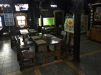 Деревянная мебель в интерьере ресторана "ХАТА GRILL" по трассе Киев-Житомир 5