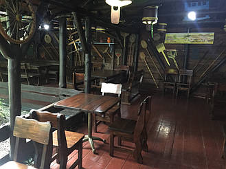 Деревянная мебель в интерьере ресторана "ХАТА GRILL" по трассе Киев-Житомир 12