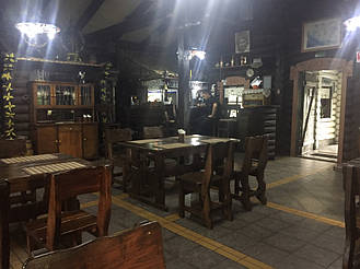 Деревянная мебель в интерьере ресторана "ХАТА GRILL" по трассе Киев-Житомир 19