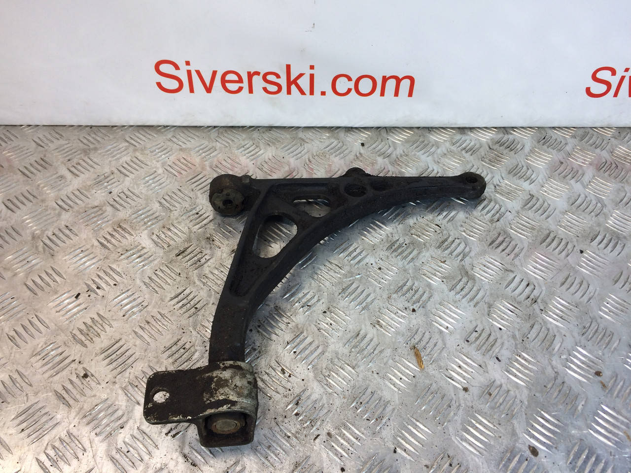 

Рычаг передней подвески правый Peugeot 405