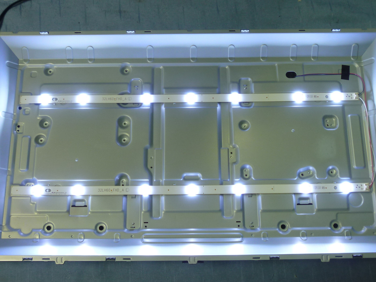 Світлодіодні LED-лінійки LG Innotek Direct 16Y 32 FHD A-Type Rev0.0 151105 (LED LG 32LH604V-ZB), фото 1