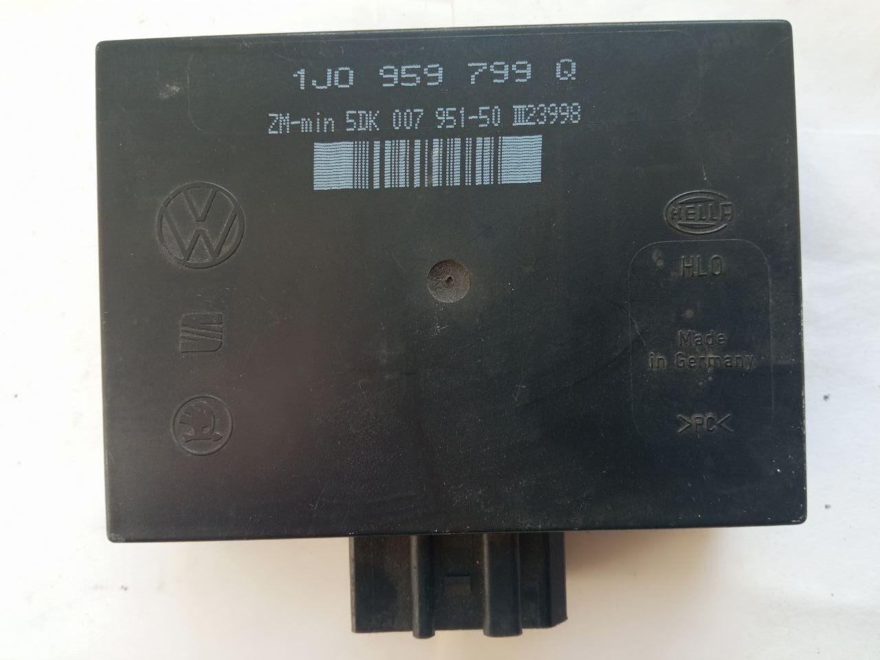 Електронний блок керування Volkswagen / Seat / Skoda Xella 1J0 959 799 Q / 5DK 007 951-50 / III23698