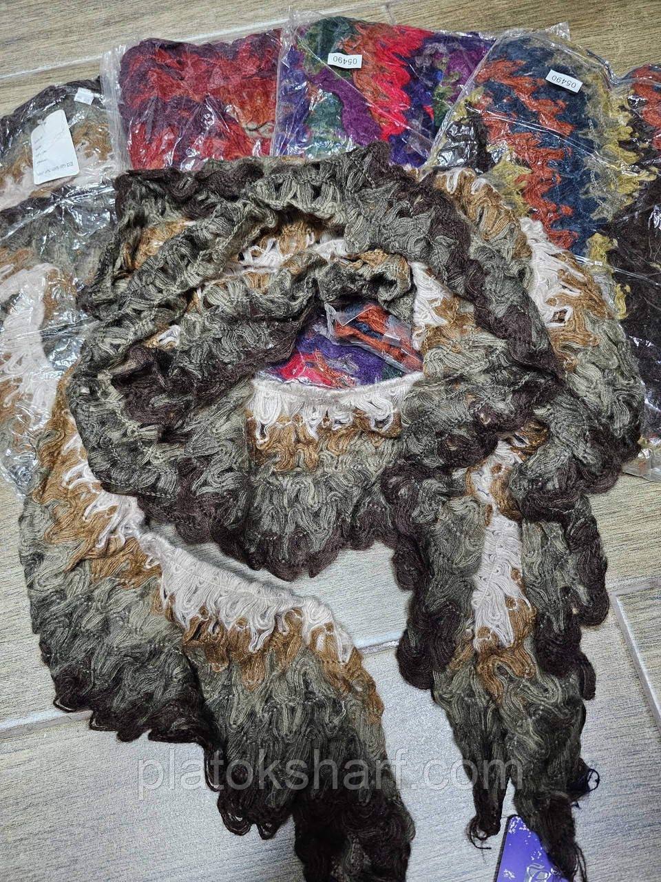 Шарфи, шарфики жіночі з для дівчаток (підлітків)