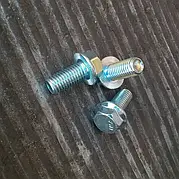 Болти з фланцем DIN 6921 клас міцності 12.9