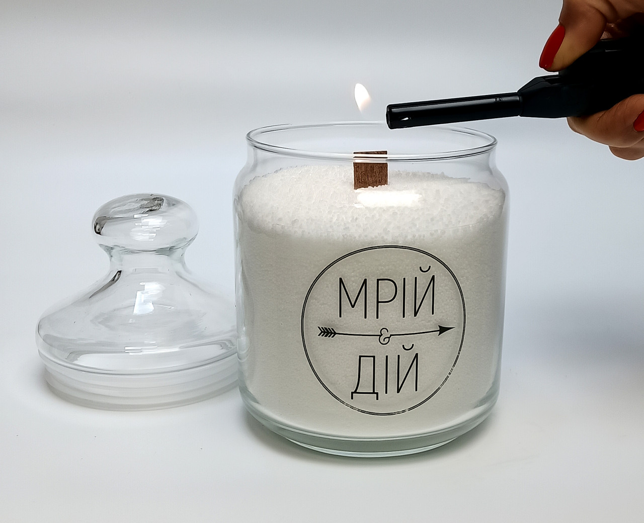 Свічка для досягнень і мотивації  "Мрій- дій": Магія вогню - Насипна свічка з дерев'яним гнотом і аурою затишку