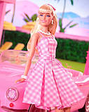 Barbie The Movie HPJ96 Лялька Барбі Марго Роббі в ролі Барбі у сукні в клітинку, фото 9