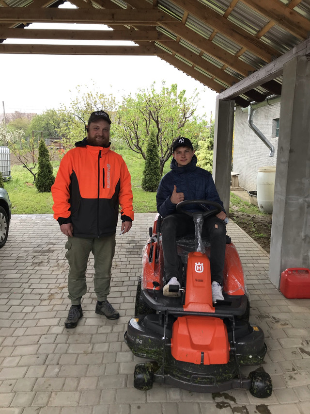 Доставка райдеру Husqvarna Доставка райдеру Husqvarna