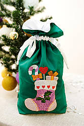 Новорічний різдвяний подарунковий мішечок — чобіток із подарунками, зелений