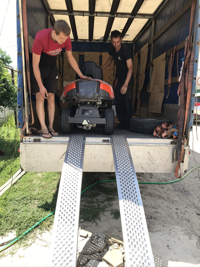 Сервіс доставки райдерів Хускварна в Україні