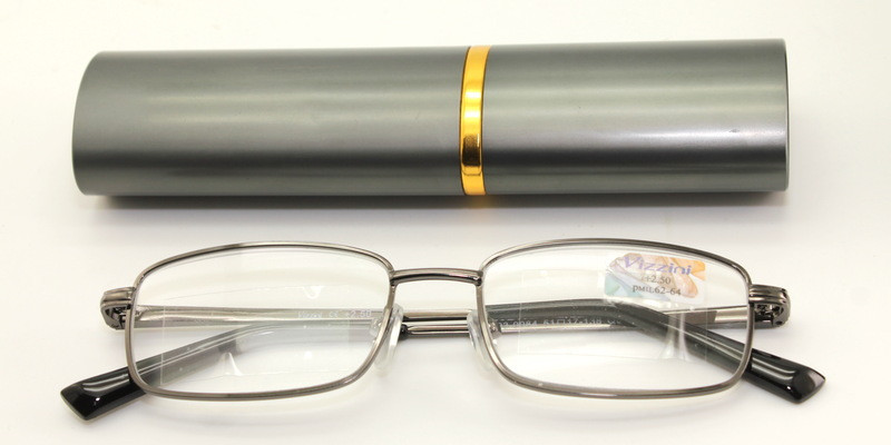 Унісекс окуляри для корекції зору у металевій оправі з білими полімерними лінзами у футлярі