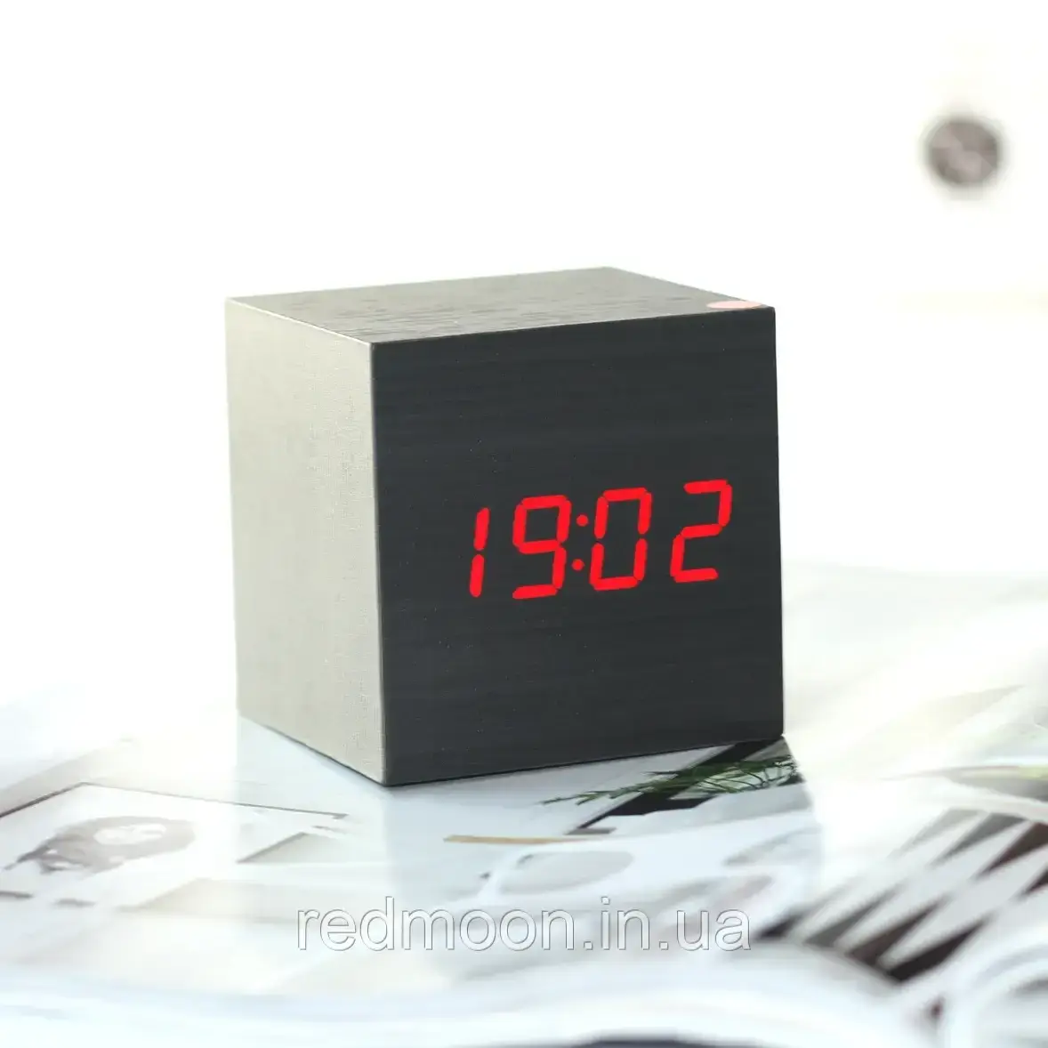 Настільний годинник дерев'яний куб VST-869-1/Міжний годинник з підсвіткою Червоні цифри/Темне дерево
