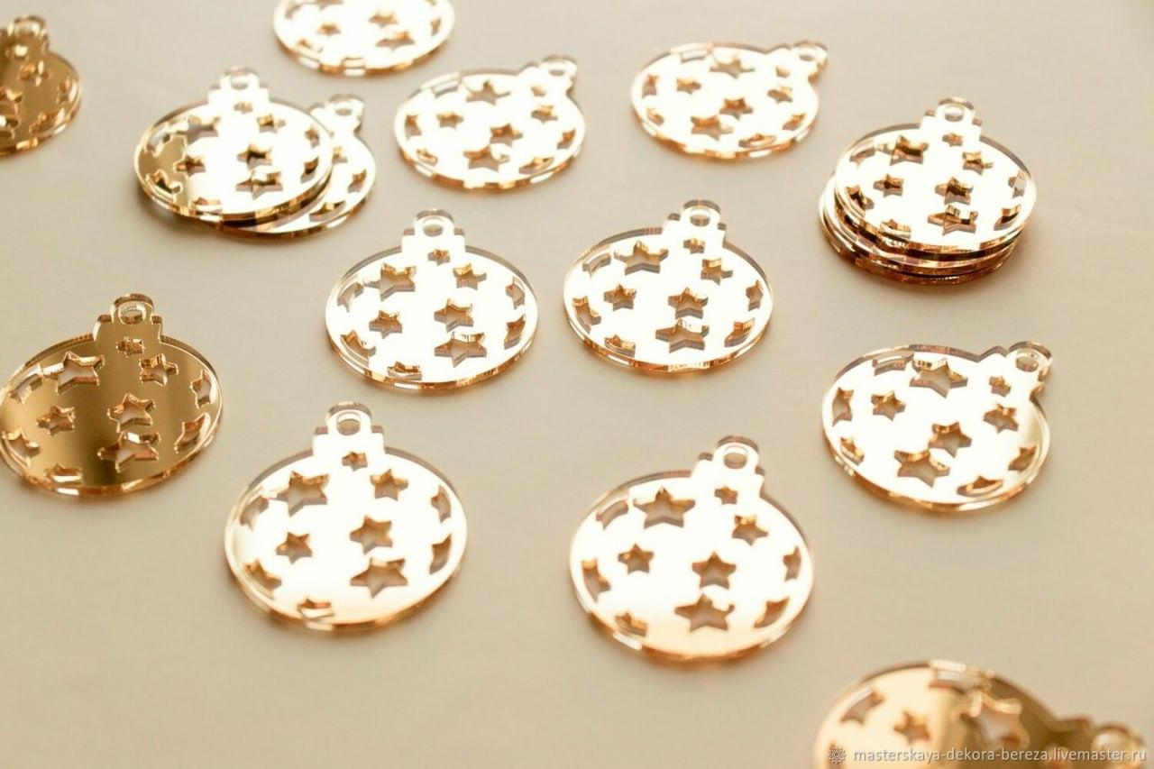 Набір дзеркальних кульок на ялинку — з золотого акрилу 5 штук у наборі