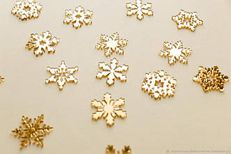 Набір дзеркальних золотих сніжинок — підвіски на ялинку, для створення гірлянди 10 штук, фото 1