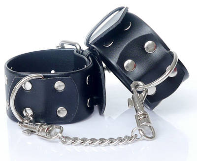 Наручники зі штучної шкіри Fetish Boss Series - Handcuffs with studs, BS3300092