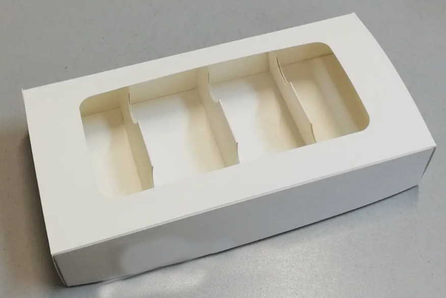 Коробка для міні-еклерів 22*11*4 см, біла з вікном та вставкою