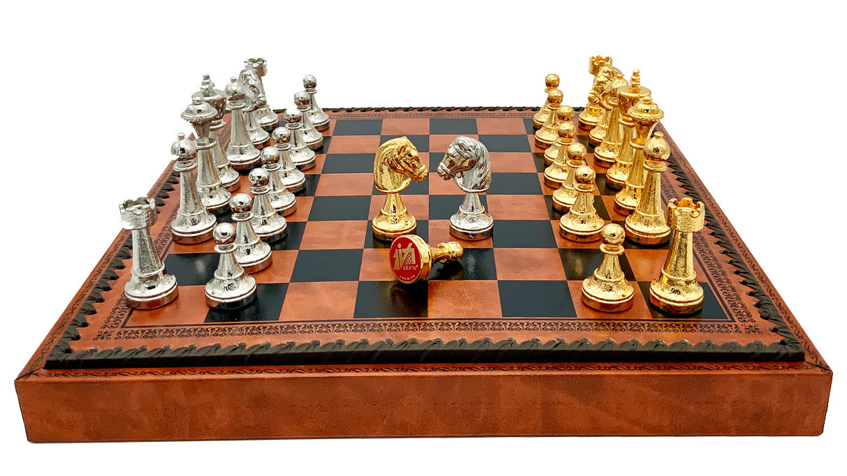 Набір 3 в 1 шахи з традиційними фігурками, шашки та нарди дошка з екошкіри від італійського бренду Italfama, фото 1