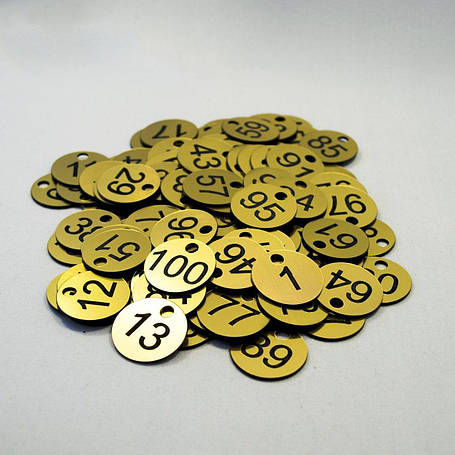 Номерки гардеробні круглі з 2-шарового пластику з номерами, фото 1