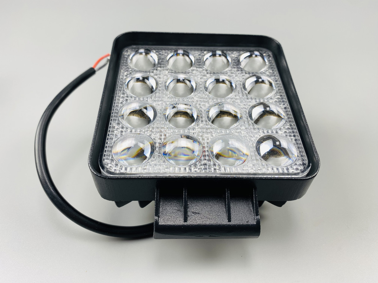 Додаткова світлодіодна фара LED квадратна 48W 16 ламп, автомобільна робоча фара, фото 1