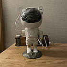 Світильник нічник проектор зоряного неба Космонавт, Астронаф з підставкою, пульт, фото 4