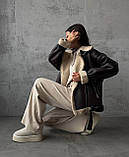 Жіноча подовжена коричнева дублянка в стилі оверсайз., фото 4