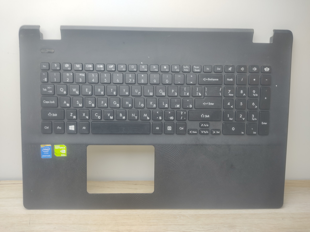 Packard Bell ENLG71BM Корпус C (топкейс, середня частина) бу #