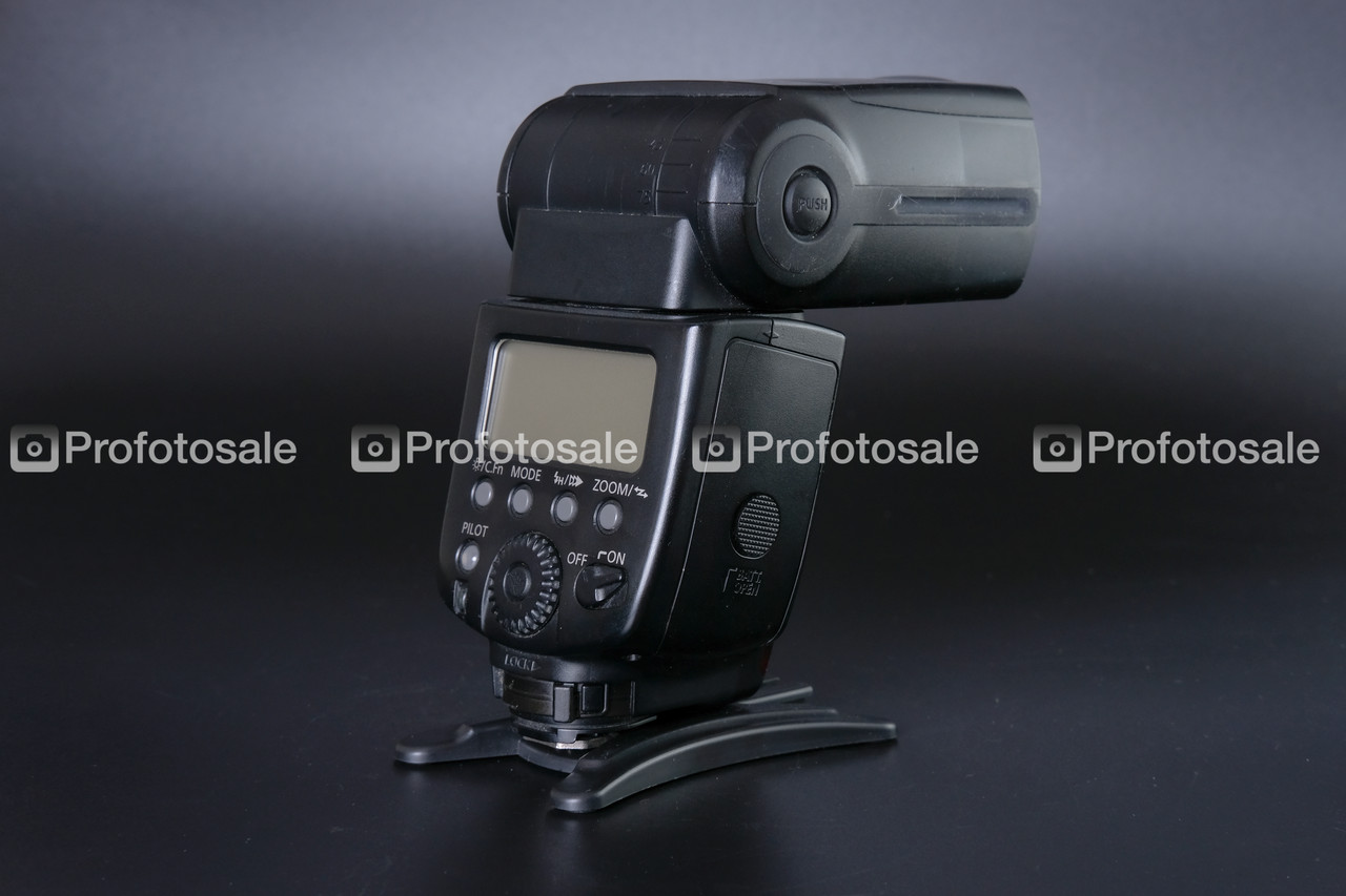 Спалах Canon Speedlight 580 EX II - фото 2 - id-p2048136184