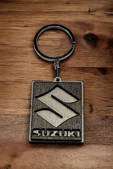 Брелок з дерева Suzuki