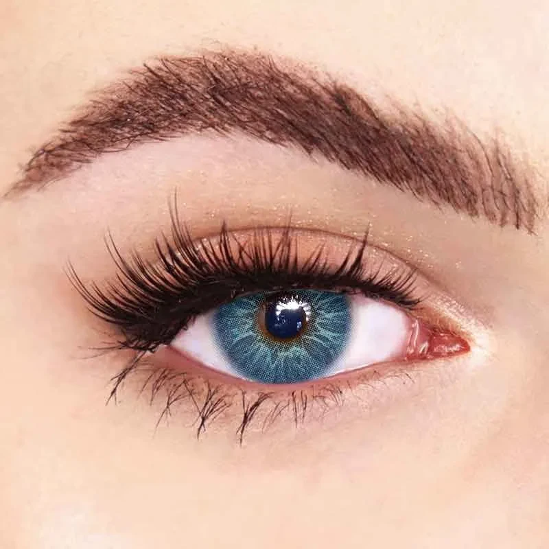 Яскраво-блакитні кольорові контактні ЛІНЗИ для очей, чудове перекриття свого кольору. + КОНТЕЙНЕР для зберігання. - фото 2 - id-p2048282413