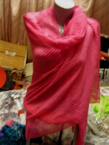 Палантин шикарно розовый легкий огромный шарф шаль - фото 1 - id-p367377667