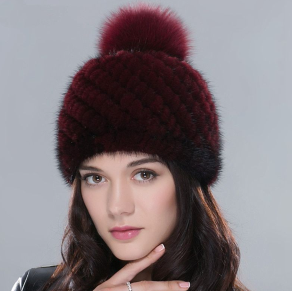 Жіноча норкова шапка з бубоном вишнева, фото 1