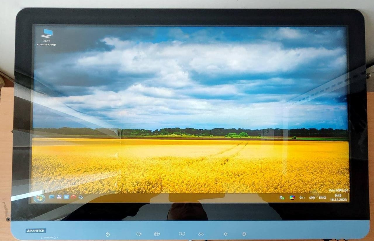 Моноблок медичного призначення Advantech POC-W243 Touch 24" Core i7-6600U/8 DDR4/SSD 120 Gb, фото 1