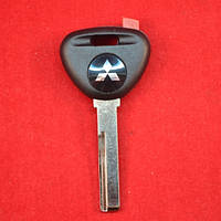 Ключ Mitsubishi Colt, Space star, Carisma с местом под чип лезвие HU56