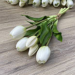 Штучний латексний тюльпан пучок 5 шт. білі 30 см люкс гелеві, фото 4