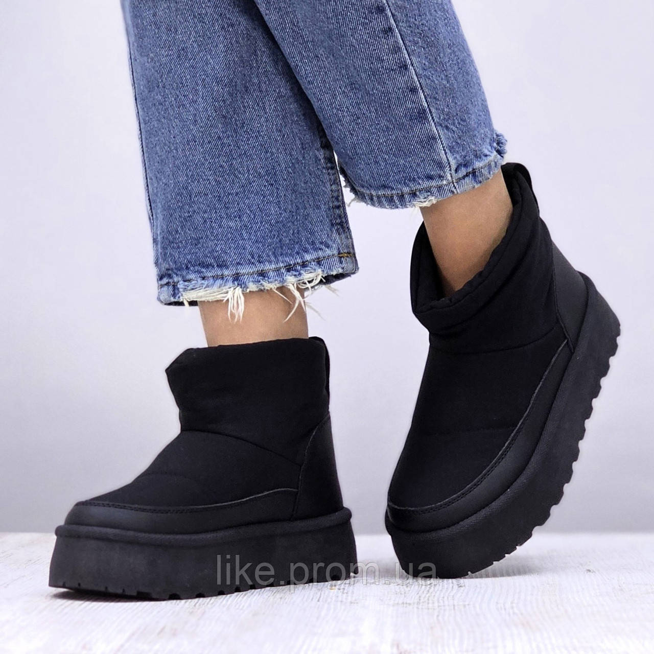 Дутики короткі жіночі на платформі чорні зимові модні чоботи Дутики короткие женские на платформе черные модные (Код: 3324СБ)