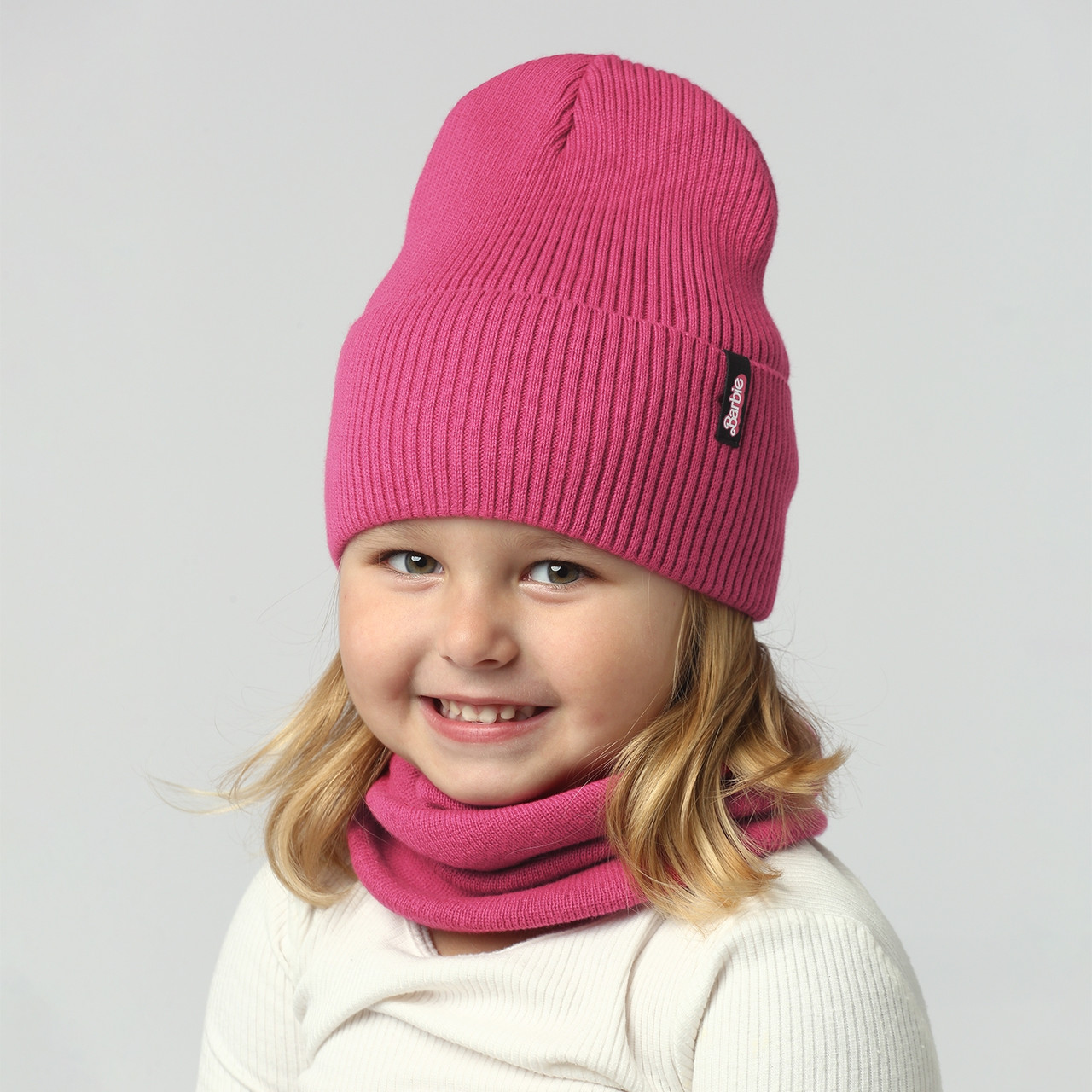 Темно рожева Шапка дитяча однотонна зимова на флісі для дівчаток на 2 3 4 роки 5 років без зав'язок