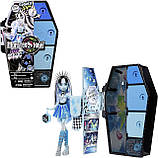 Лялька Монстер Хай Френкі Штейн Monster High Frankie Stein Skulltimate Secrets Fearidescent Series HNF75 Оригінал, фото 2