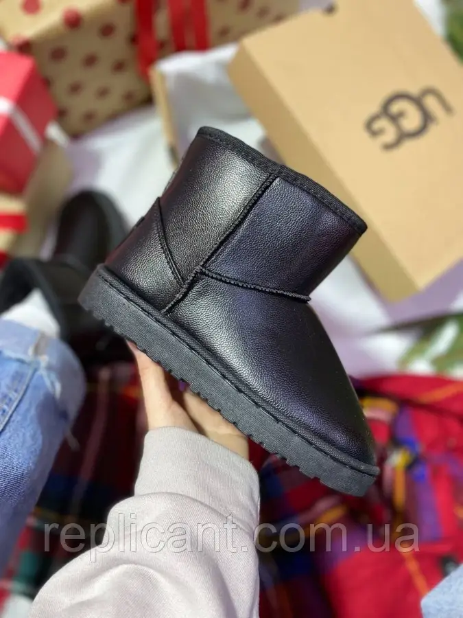 Жіночі черевики UGG Mini Black Leather, фото 1