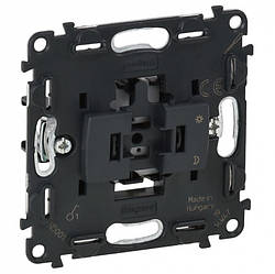 Valena IN'MATIC Вимикач 1-клавішний 10АХ 250В, автоматичні клеми, 752001