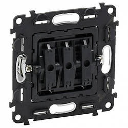 Valena IN'MATIC Вимикач 3-клавішний, гвинтові клеми, 752003