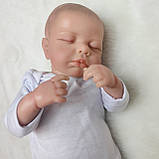 Спляча 50 см реалістична лялька Реборн (Reborn) дівчинка, як жива справжня дитина, повністю вініловий пупс з закритими очима, фото 6